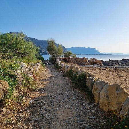 Lovely Apartment In Palermo-Sferracavallo Εξωτερικό φωτογραφία